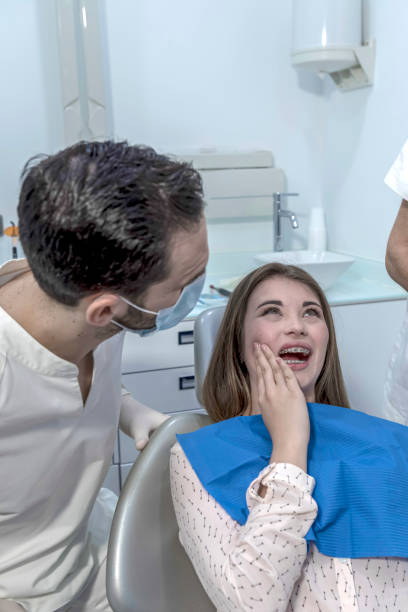 Best Broken or Cracked Tooth Emergency Dentist in Meadow Oaks, FL